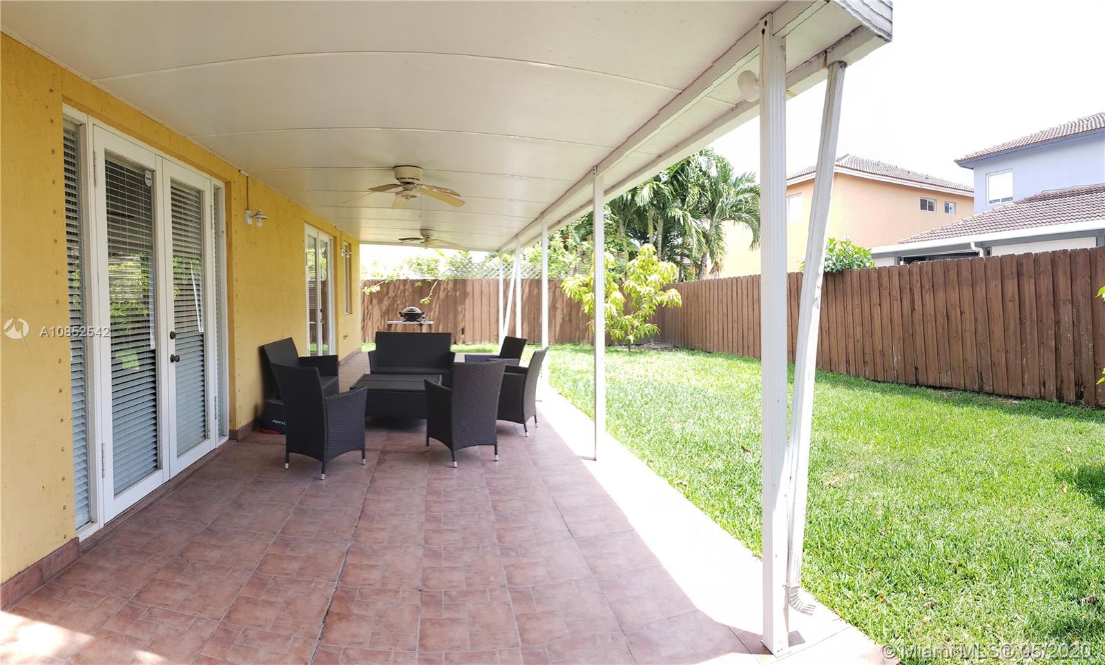 SANTA MONICA ESTATES - Residential