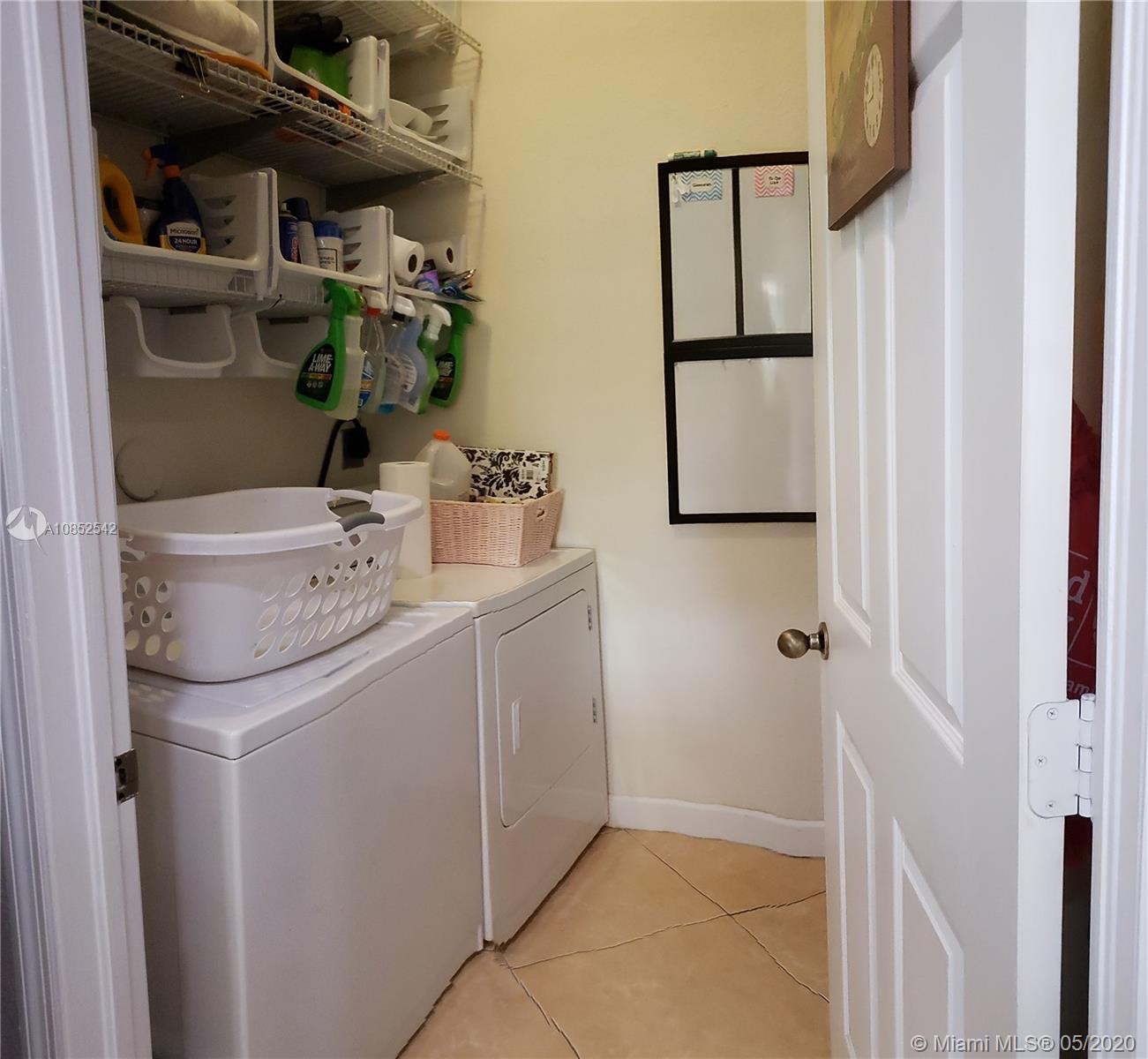 SANTA MONICA ESTATES - Residential