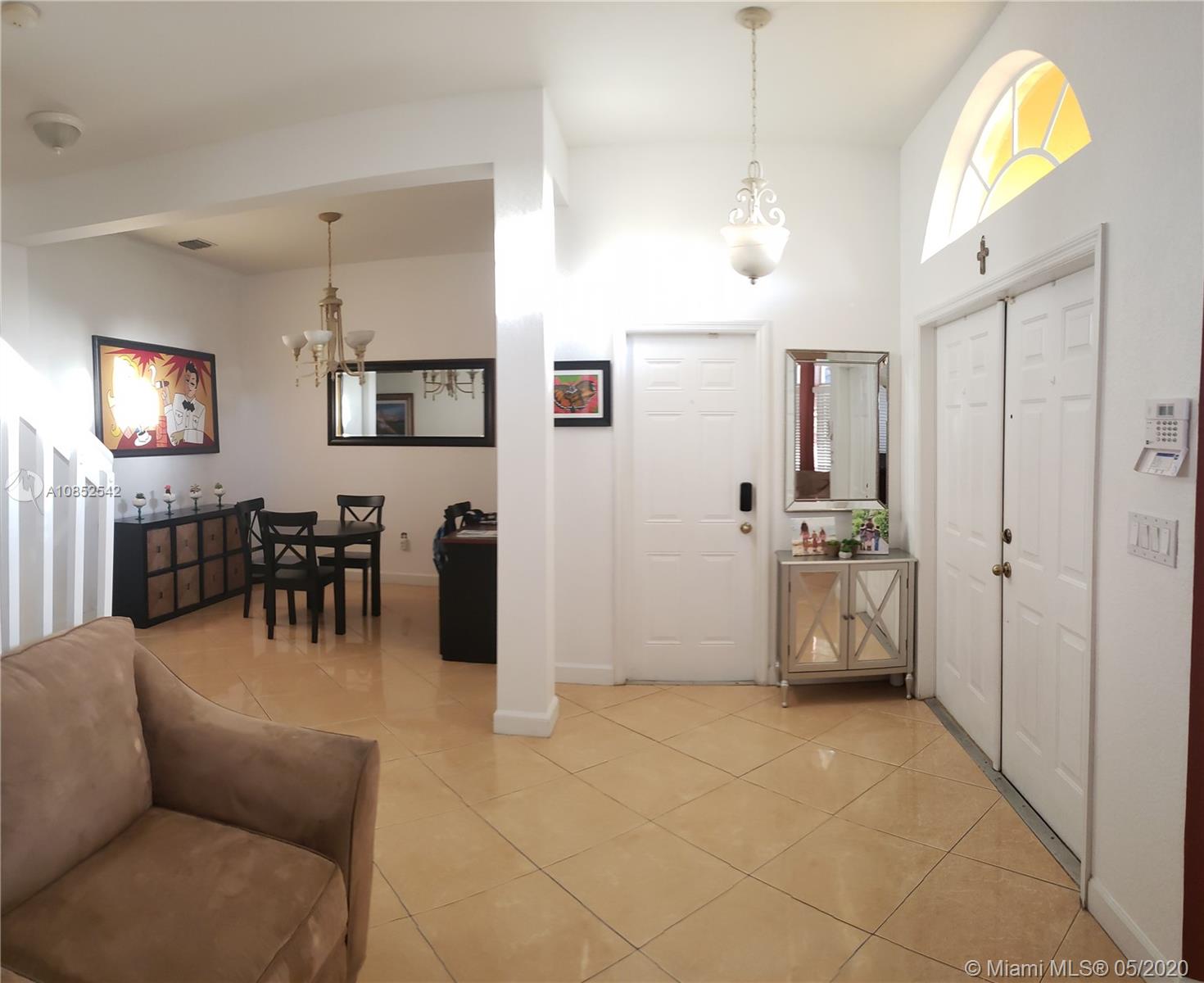 SANTA MONICA ESTATES - Residential