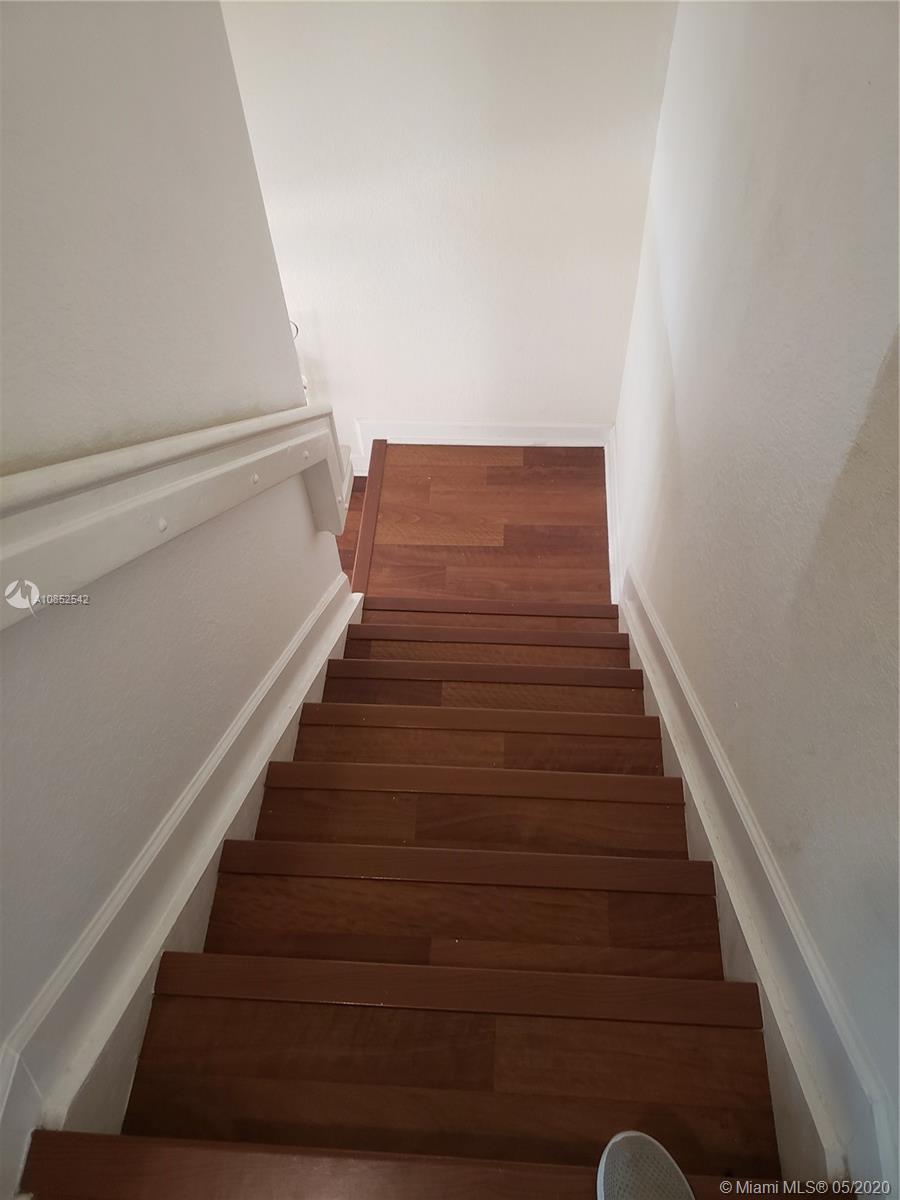 SANTA MONICA ESTATES - Residential