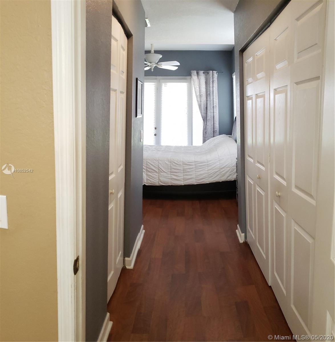 SANTA MONICA ESTATES - Residential