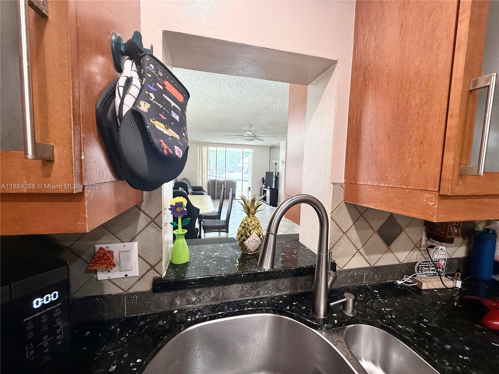 EASTERN SHORES WHITE HOUS - Residential