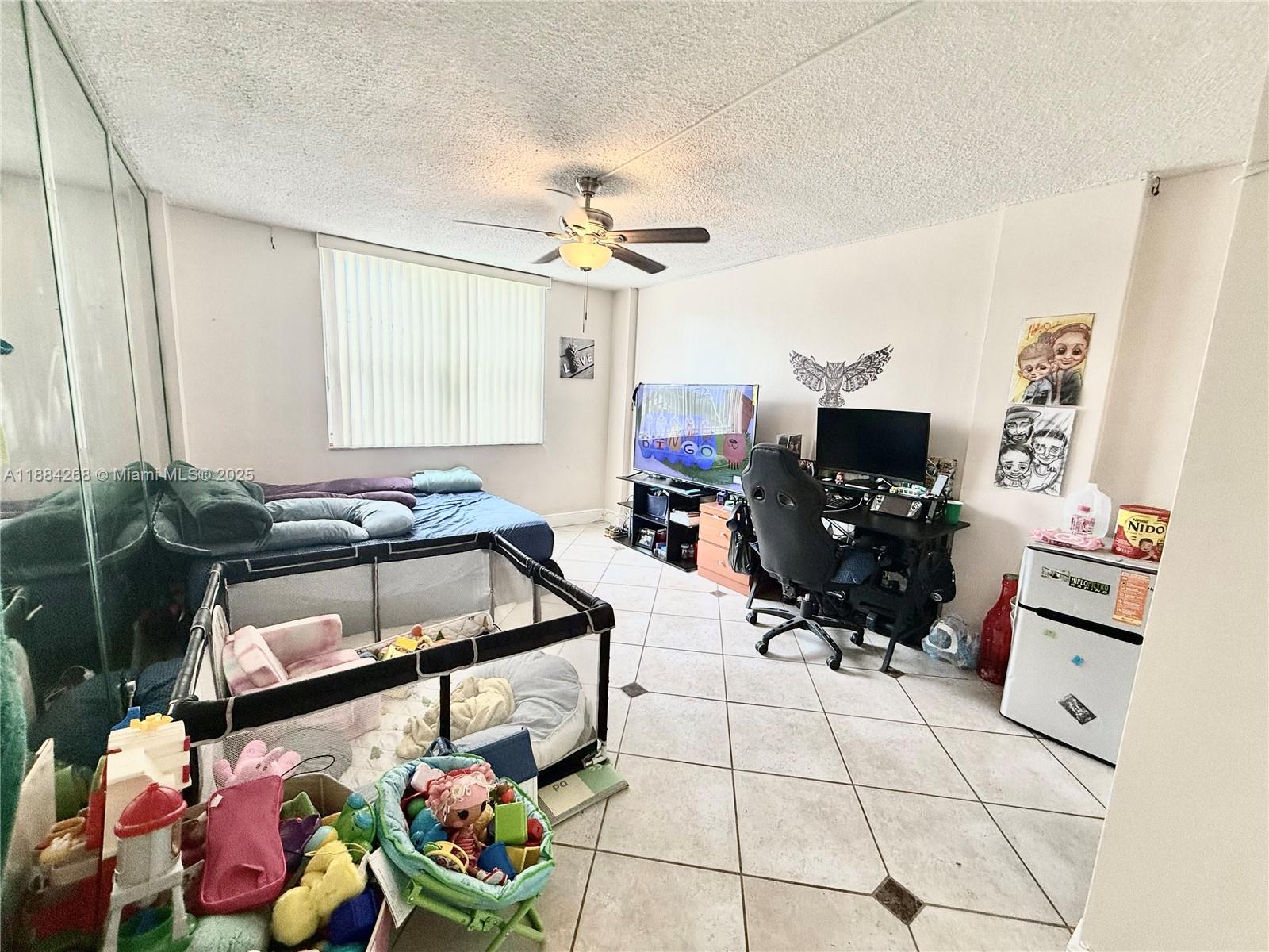 EASTERN SHORES WHITE HOUS - Residential