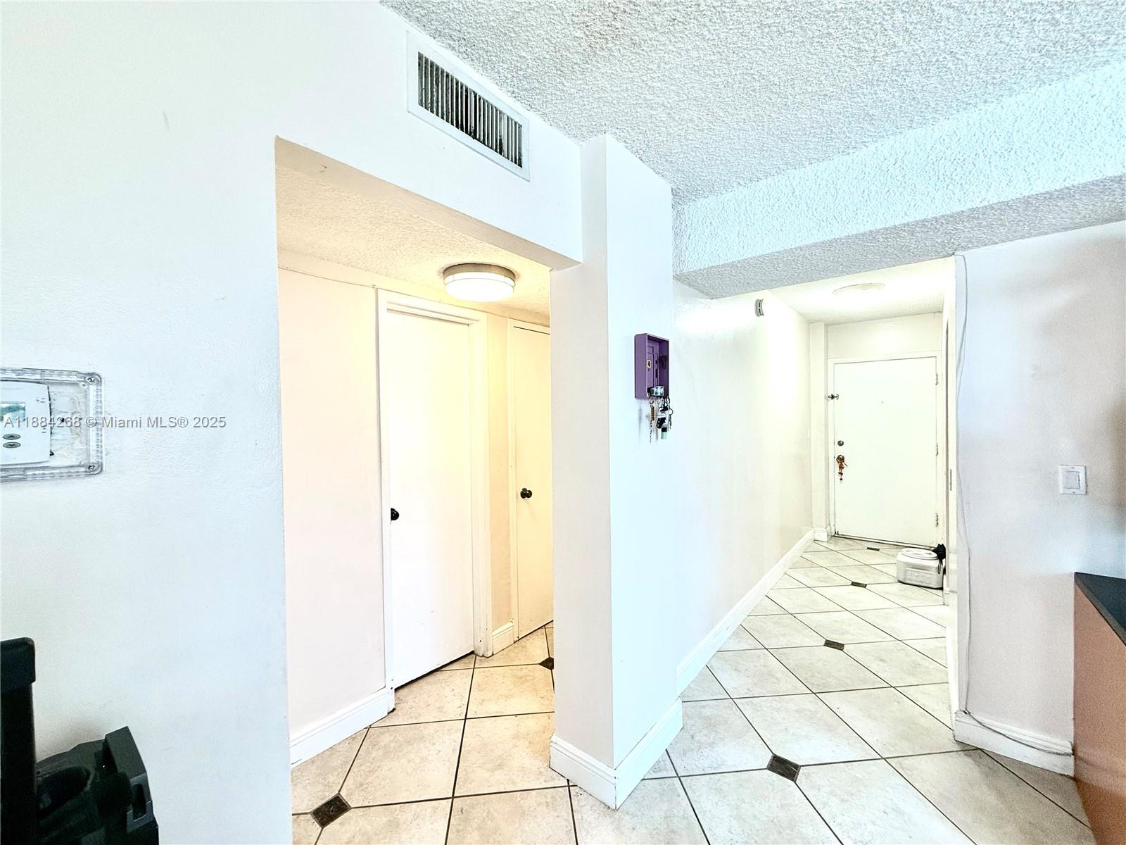 EASTERN SHORES WHITE HOUS - Residential