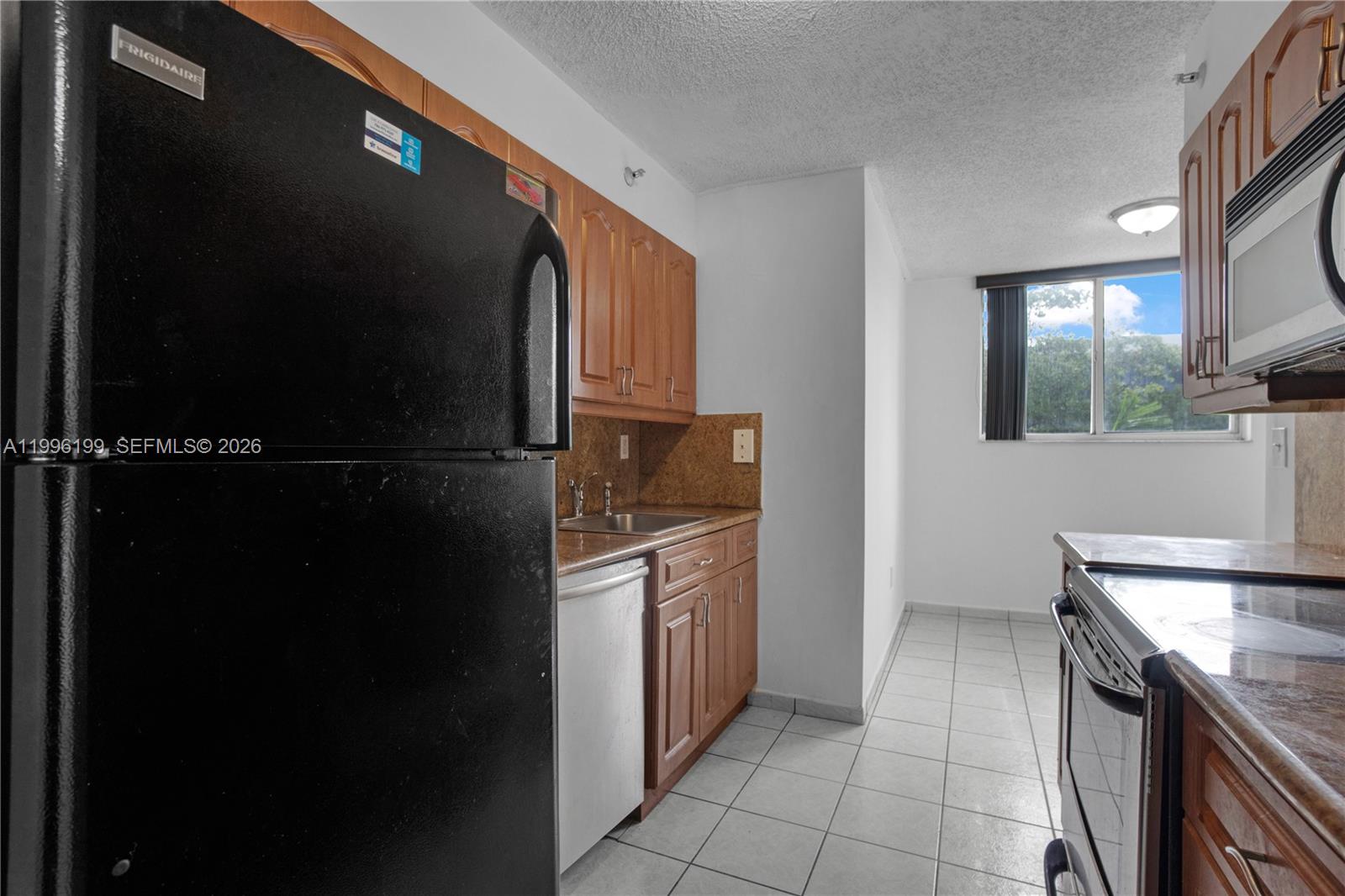 WEST BAY PLAZA CONDO - Residential