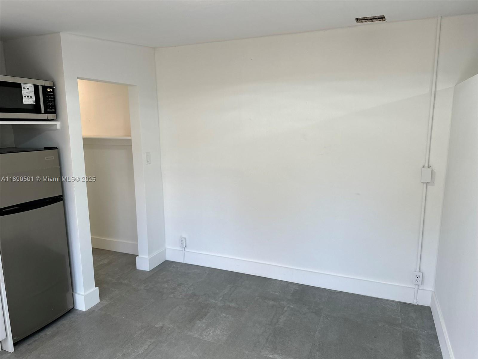 BREEZESWEPT ESTATES 2ND A - Residential Lease