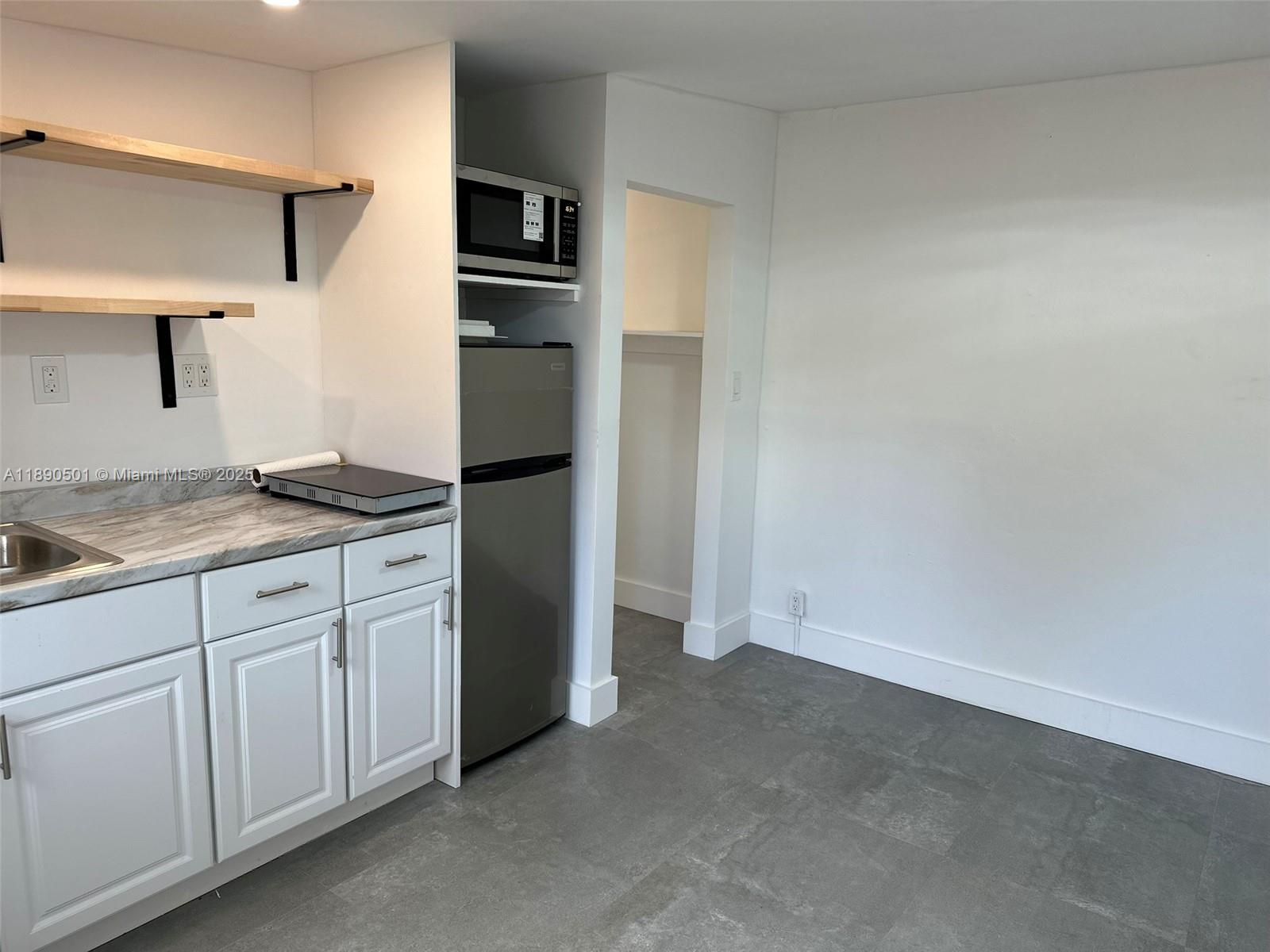 BREEZESWEPT ESTATES 2ND A - Residential Lease