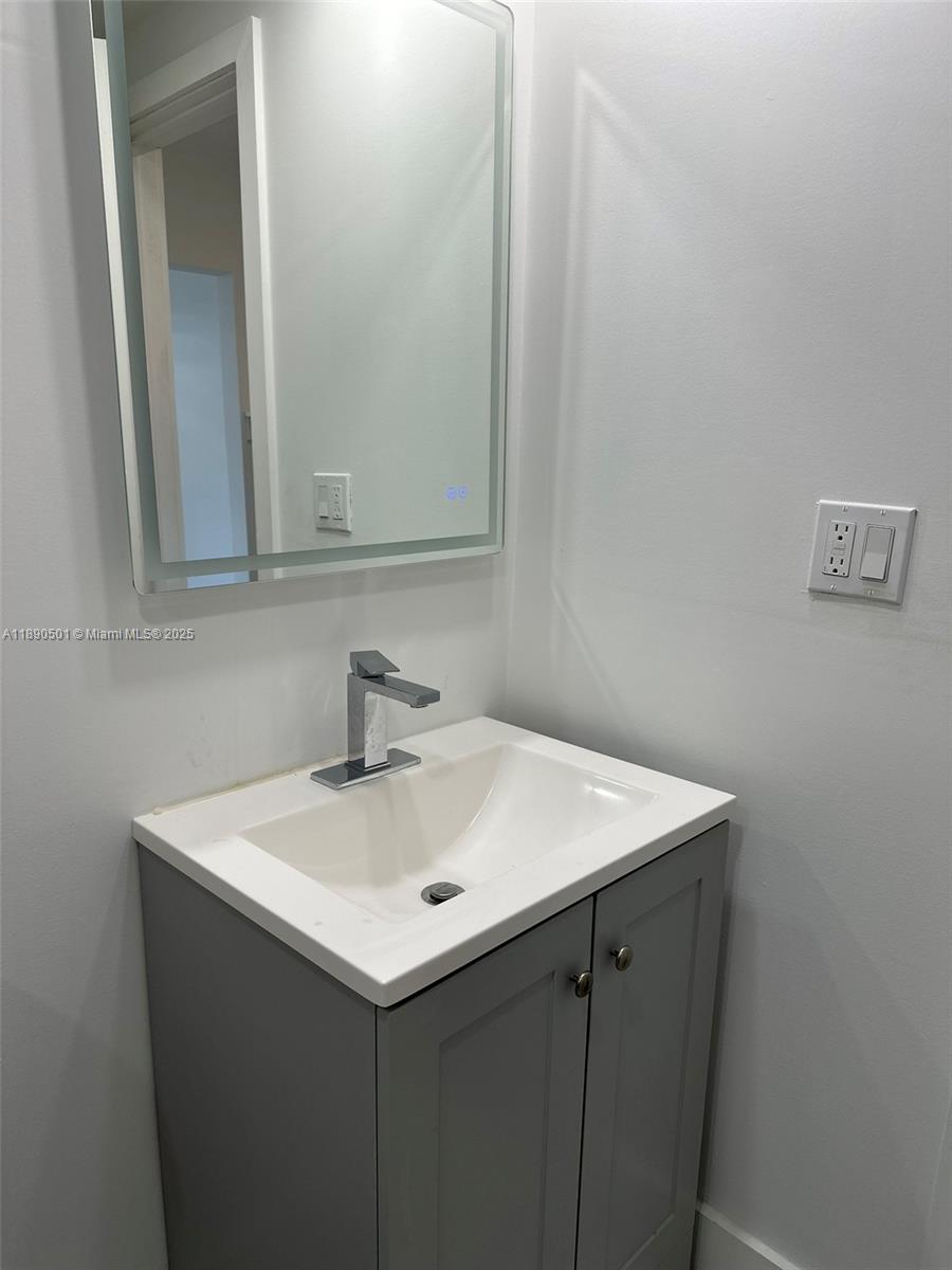 BREEZESWEPT ESTATES 2ND A - Residential Lease