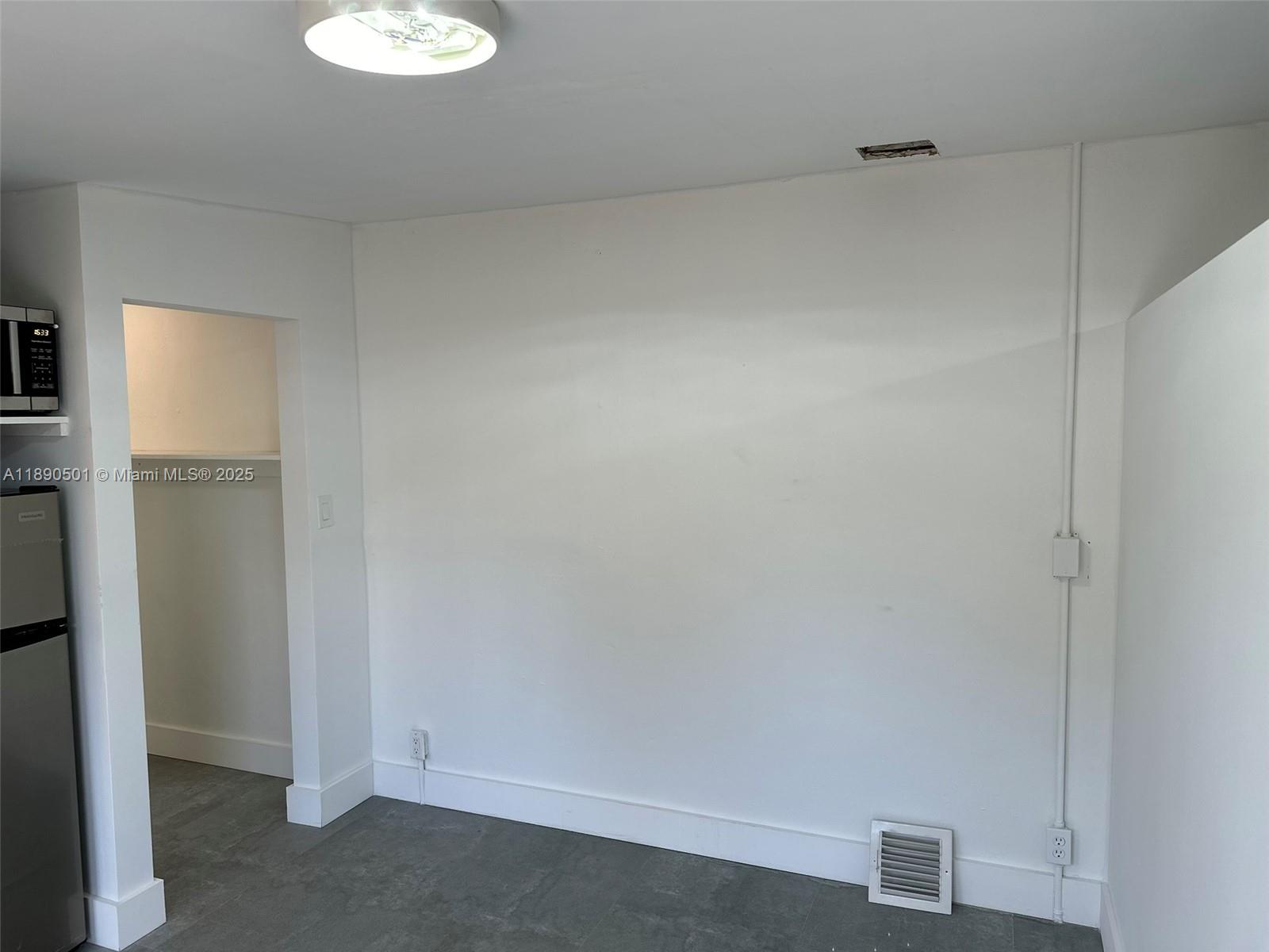 BREEZESWEPT ESTATES 2ND A - Residential Lease