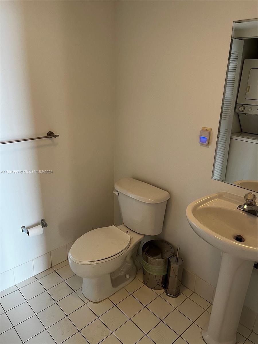 THE LOFTS AT SOUTH BEACH - Residential Lease