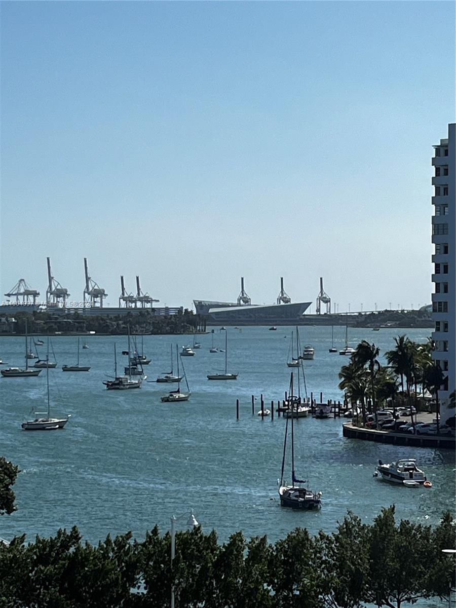 THE LOFTS AT SOUTH BEACH - Residential Lease