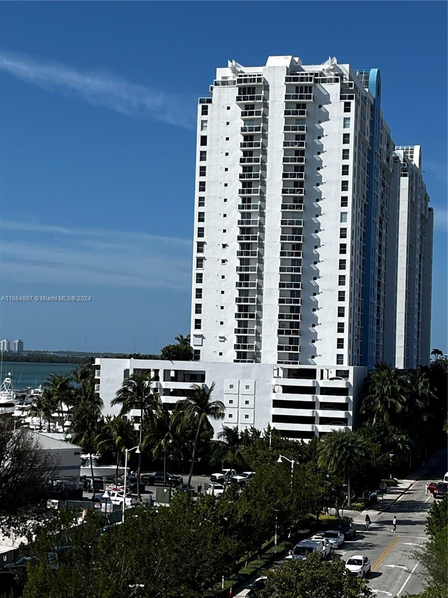 THE LOFTS AT SOUTH BEACH - Residential Lease