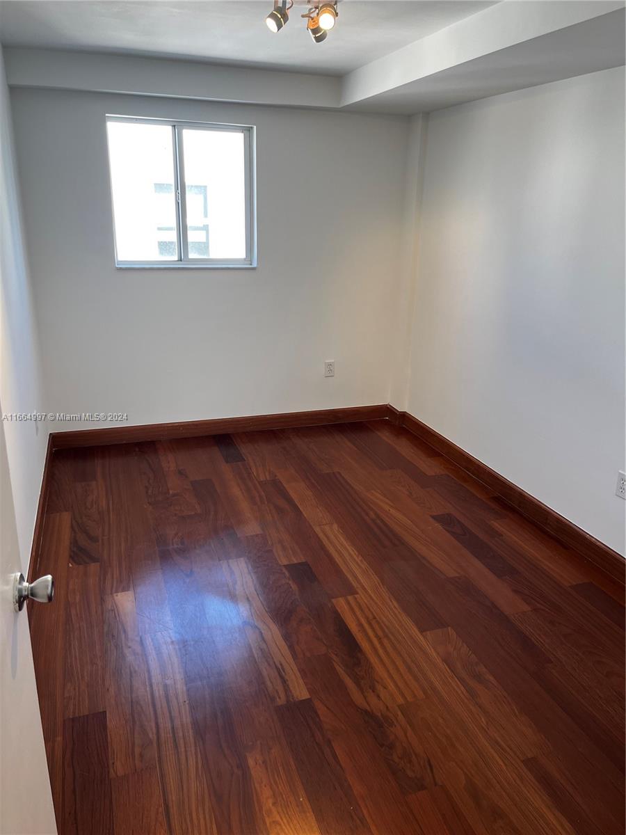 THE LOFTS AT SOUTH BEACH - Residential Lease