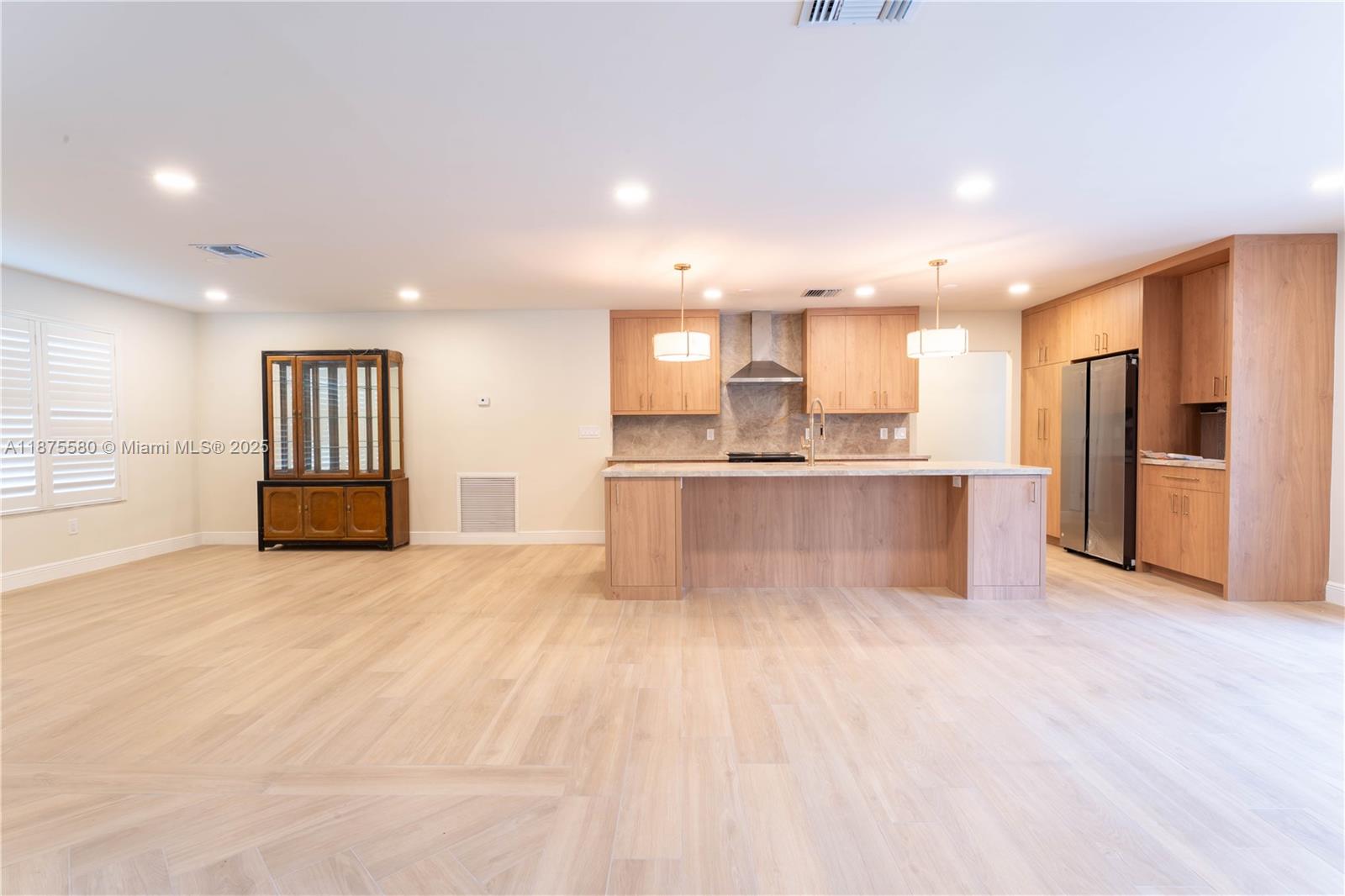 MONTGOMERY EAST SEC 2 - Residential Lease