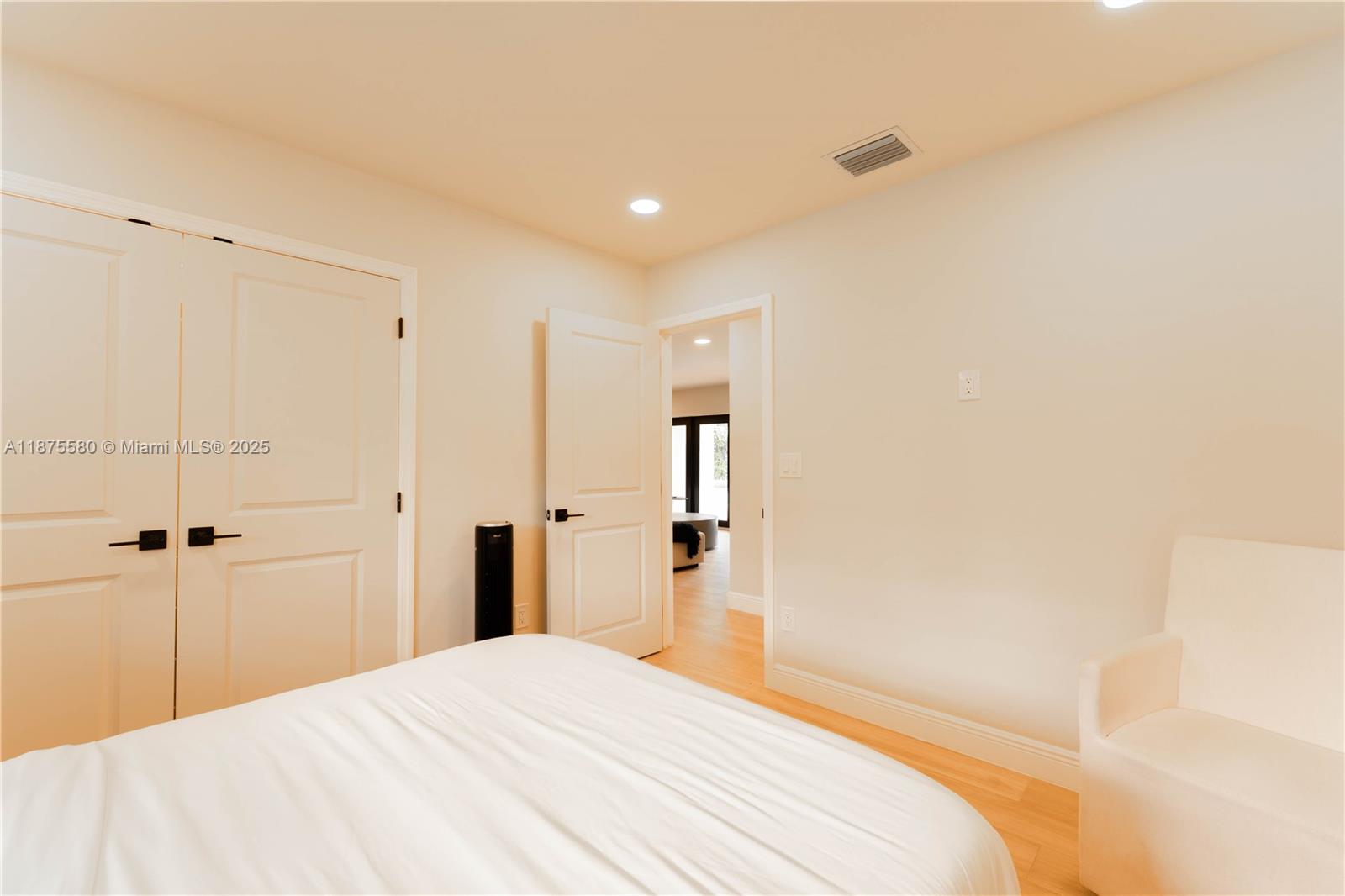 MONTGOMERY EAST SEC 2 - Residential Lease