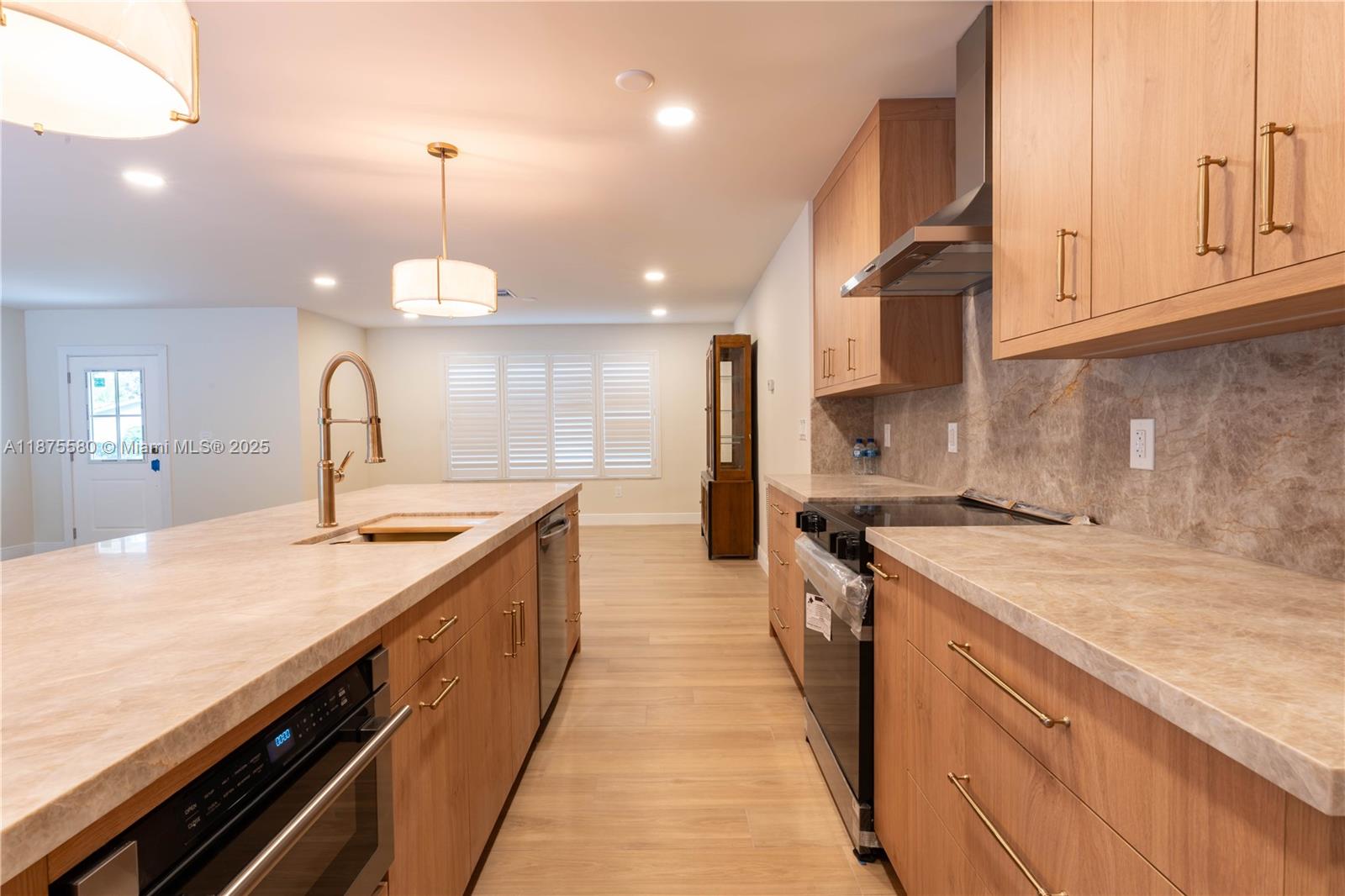 MONTGOMERY EAST SEC 2 - Residential Lease