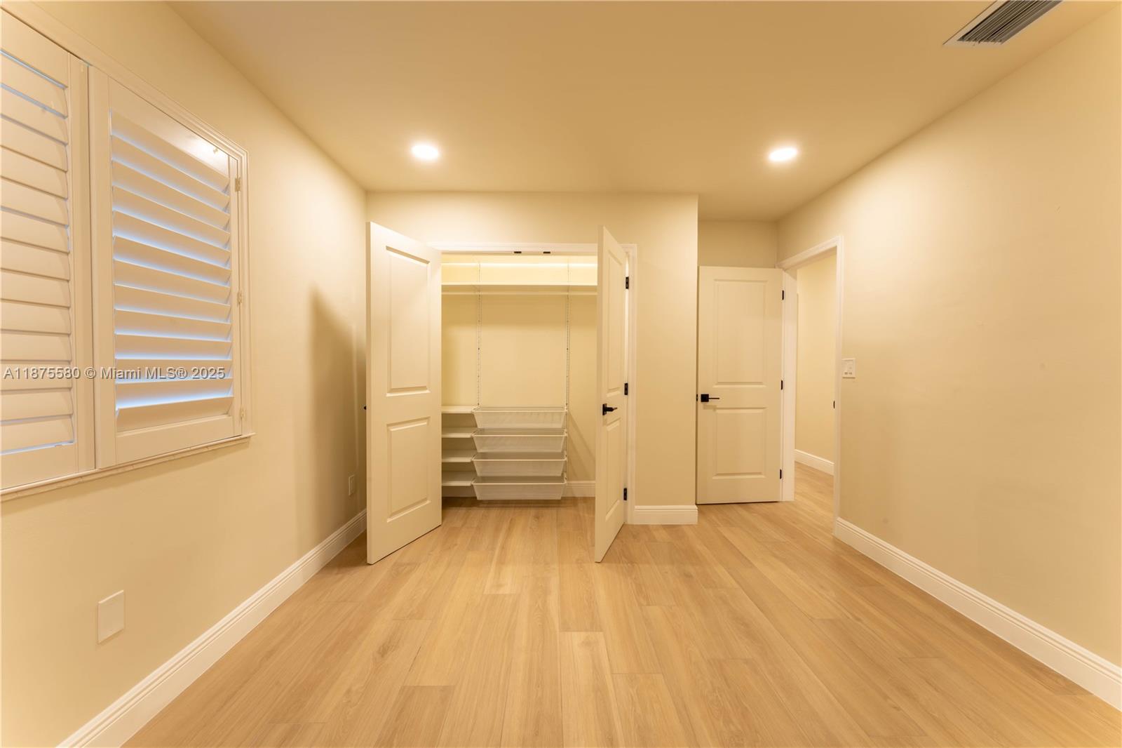 MONTGOMERY EAST SEC 2 - Residential Lease