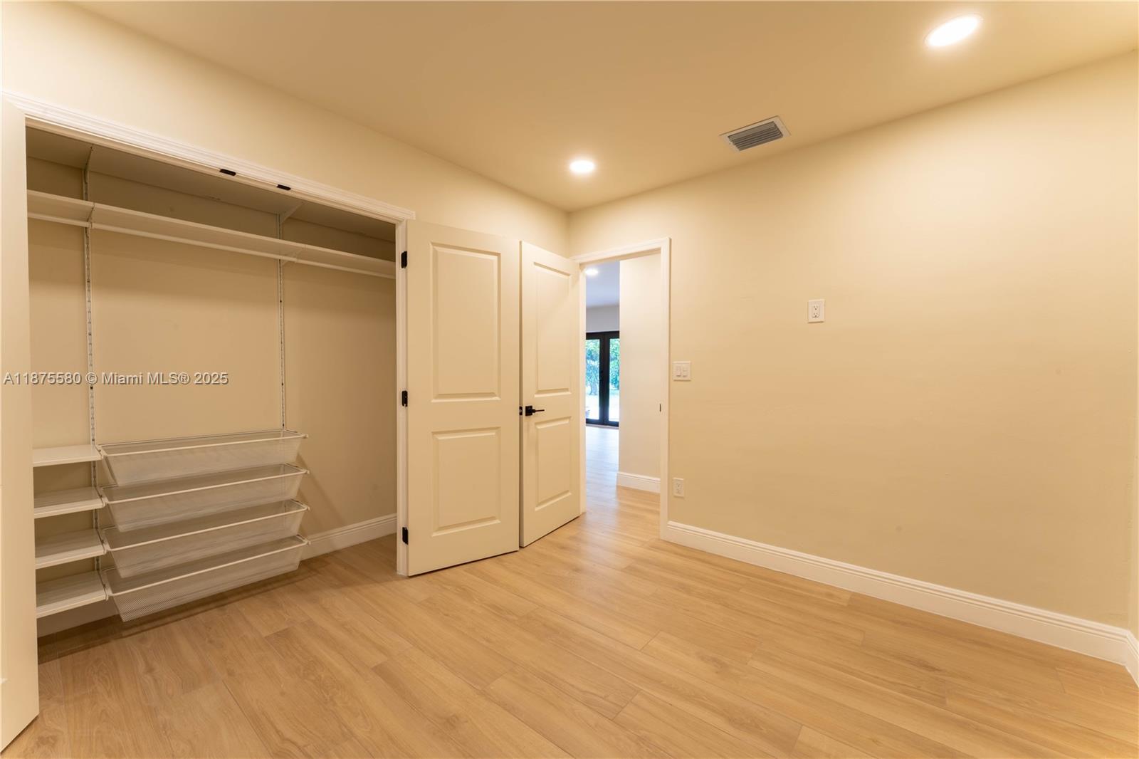 MONTGOMERY EAST SEC 2 - Residential Lease