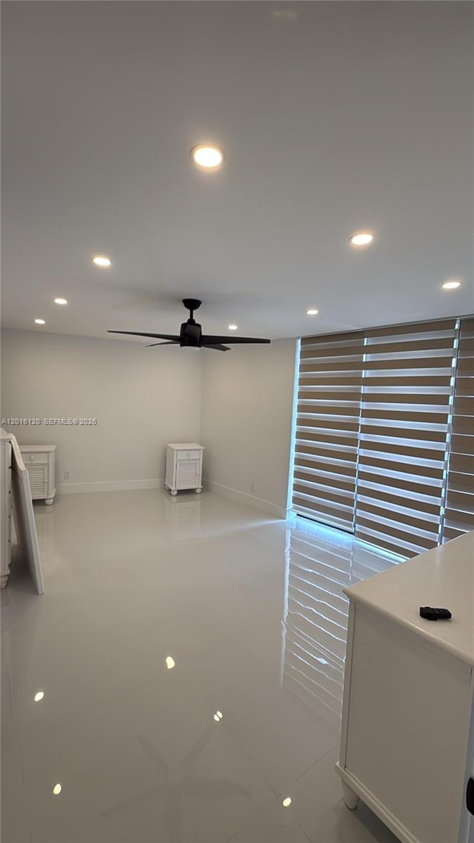 SUNTIDE CONDO - Residential