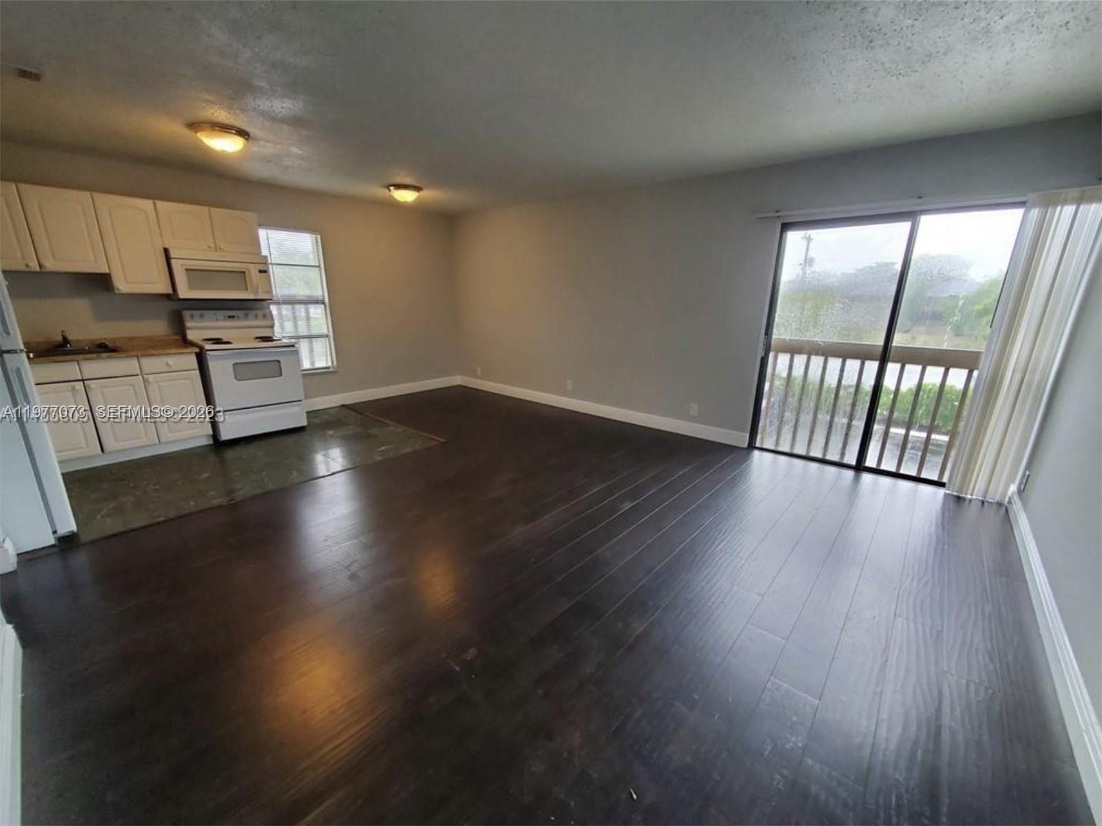 3006 Coral Ridge Dr 210B