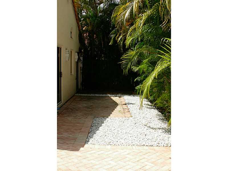 COUNTRY ISLES GARDEN HOME - Residential Lease