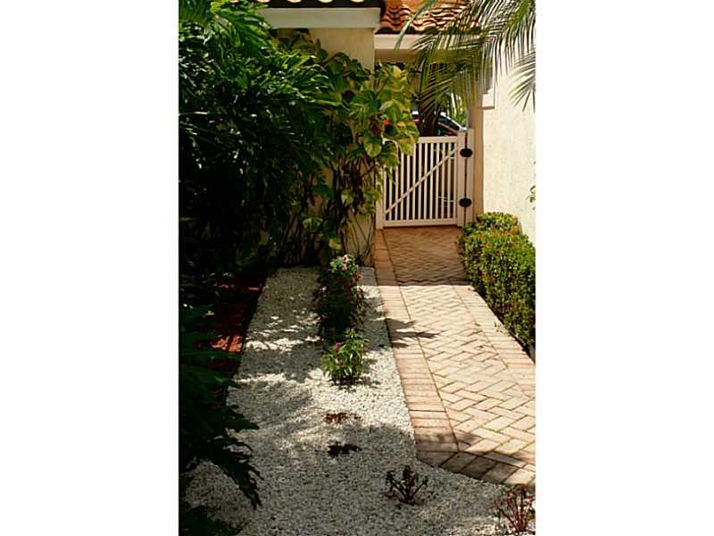 COUNTRY ISLES GARDEN HOME - Residential Lease