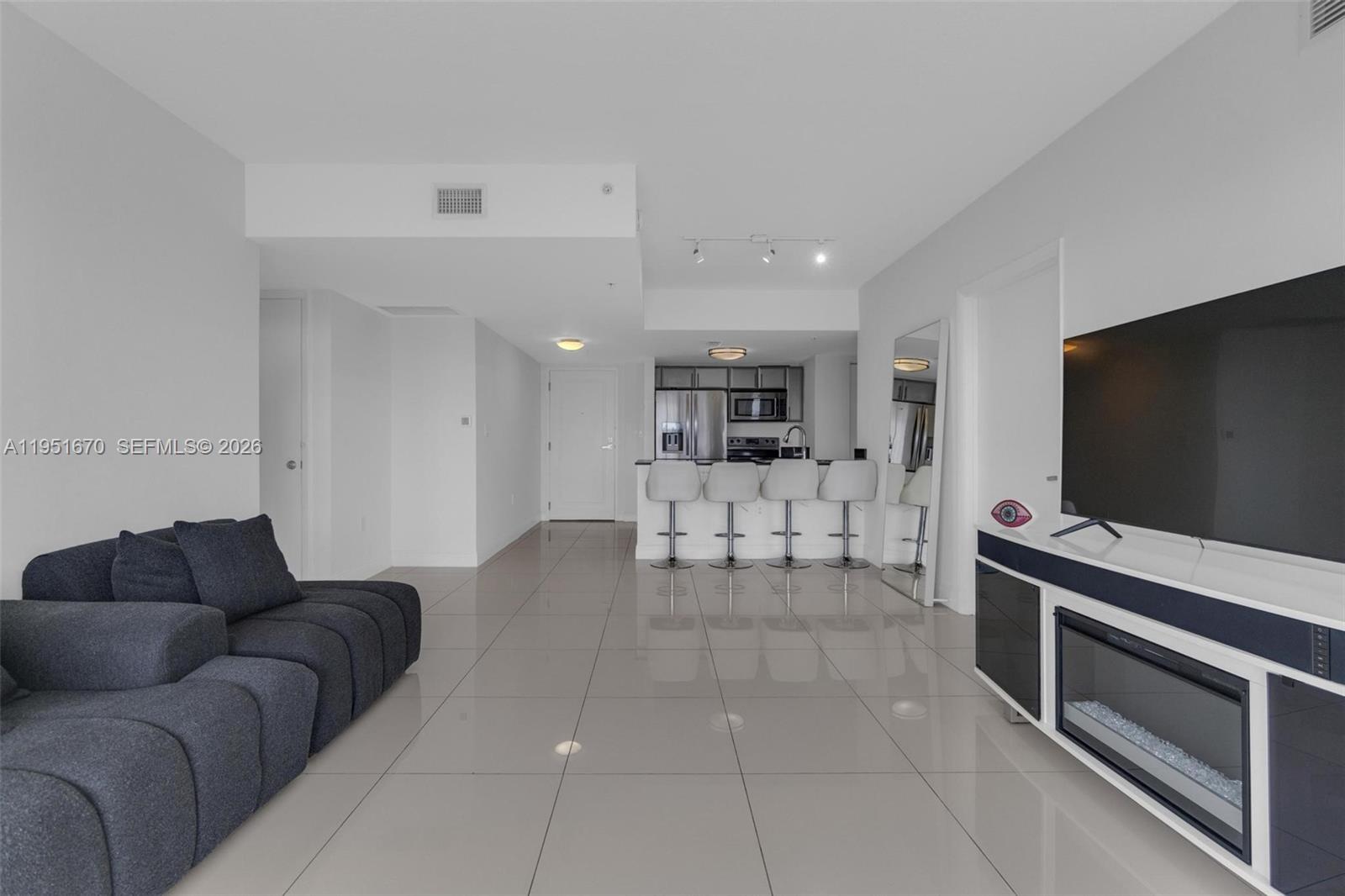 TERRAZAS RIVERPARK VILLAG - Residential