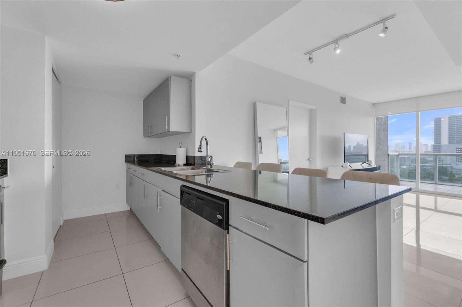 TERRAZAS RIVERPARK VILLAG - Residential