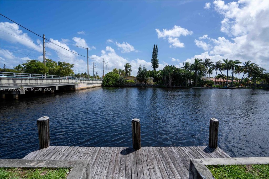 Photo of 3049 NW 9th Ave #6, Wilton Manors, FL 33311 (MLS # A11999032)