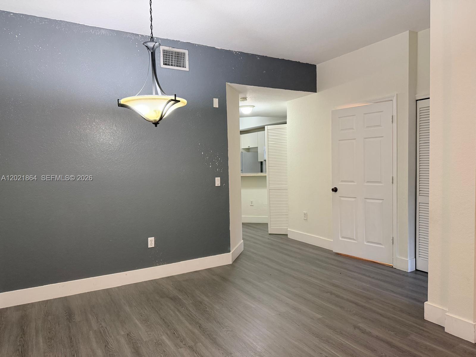 VENICE AT CRYSTAL LAKES C - Residential Lease