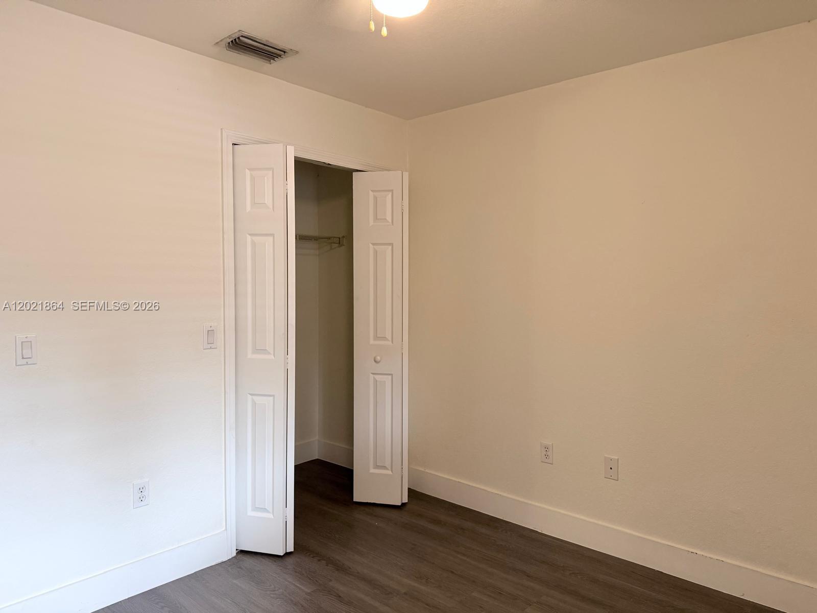 VENICE AT CRYSTAL LAKES C - Residential Lease