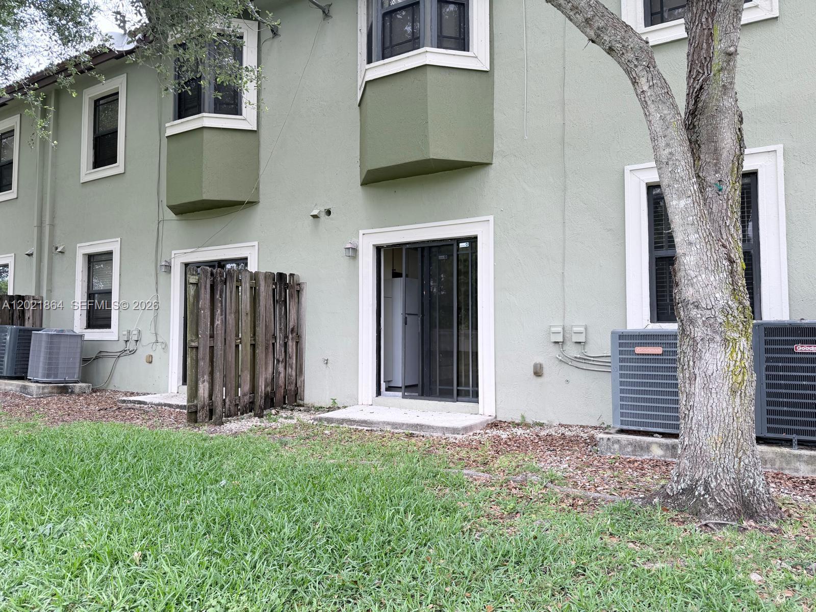 VENICE AT CRYSTAL LAKES C - Residential Lease