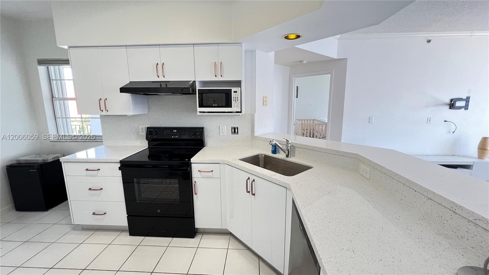 3255 NE 184th St 12408