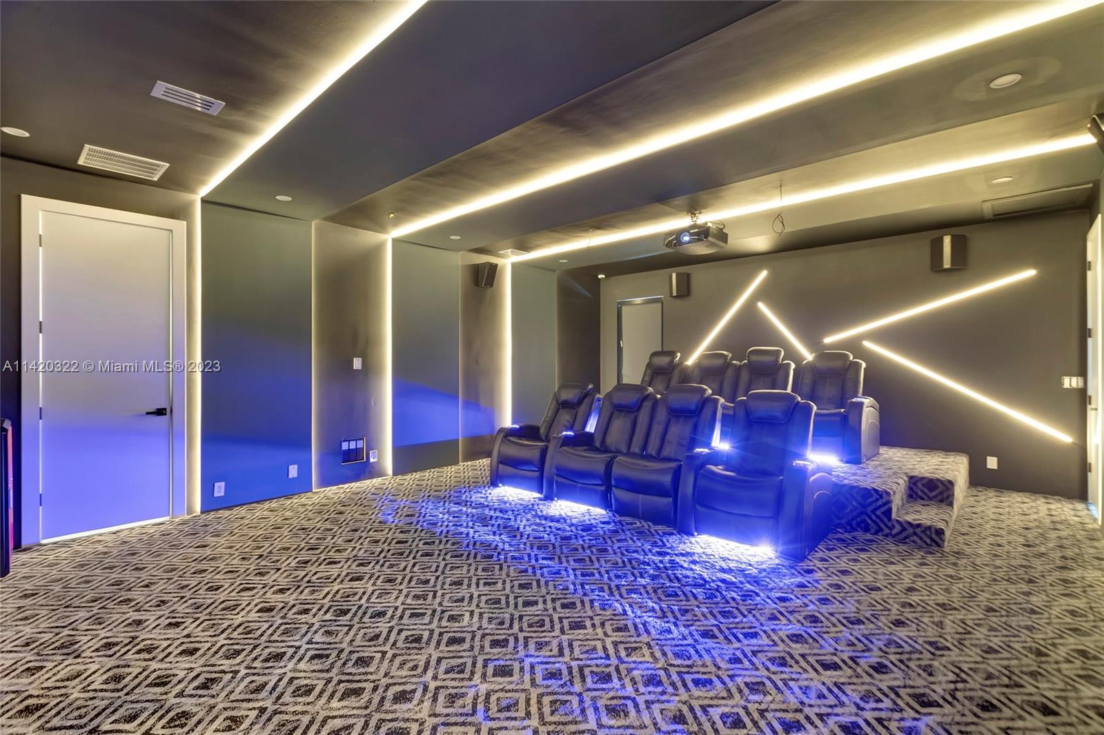 KAPOK GROVE ESTATES - Residential