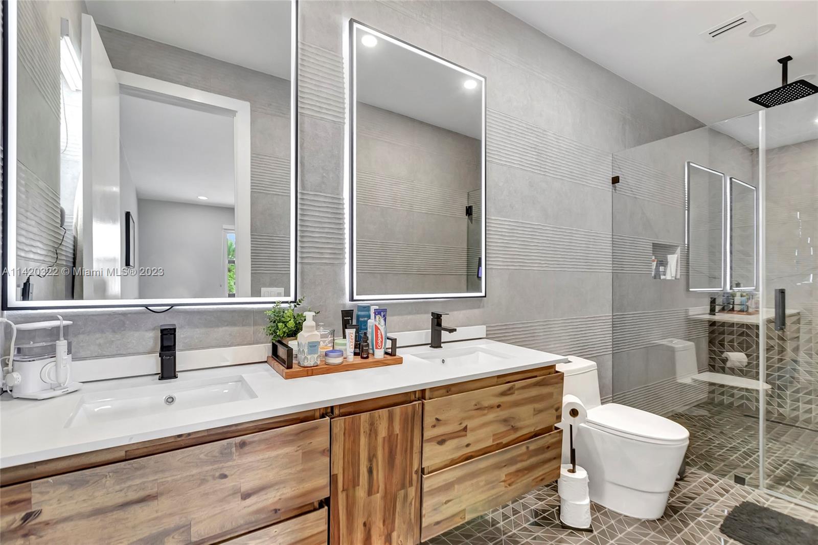 KAPOK GROVE ESTATES - Residential