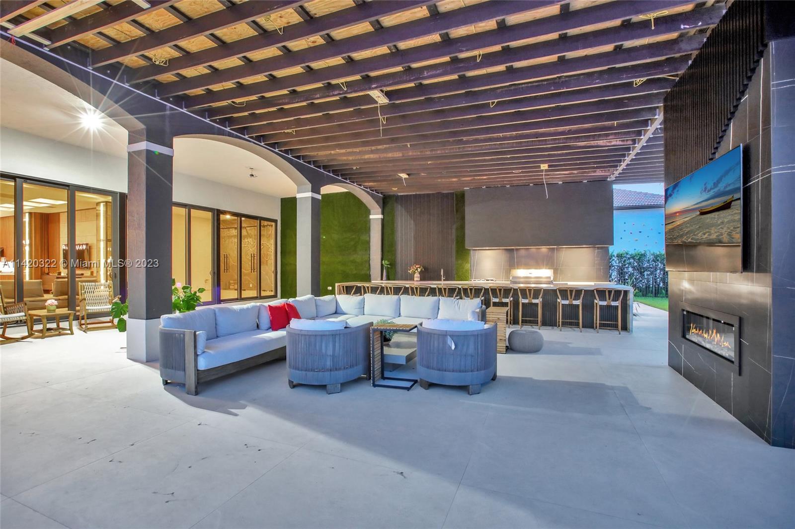 KAPOK GROVE ESTATES - Residential