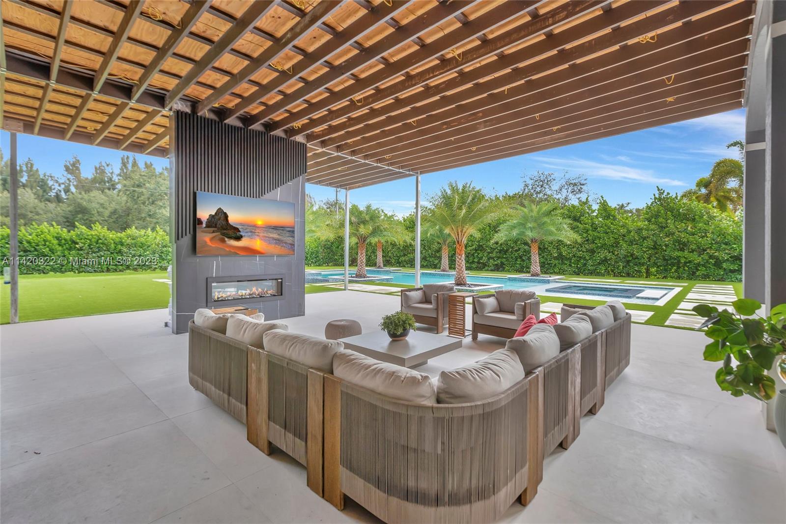 KAPOK GROVE ESTATES - Residential