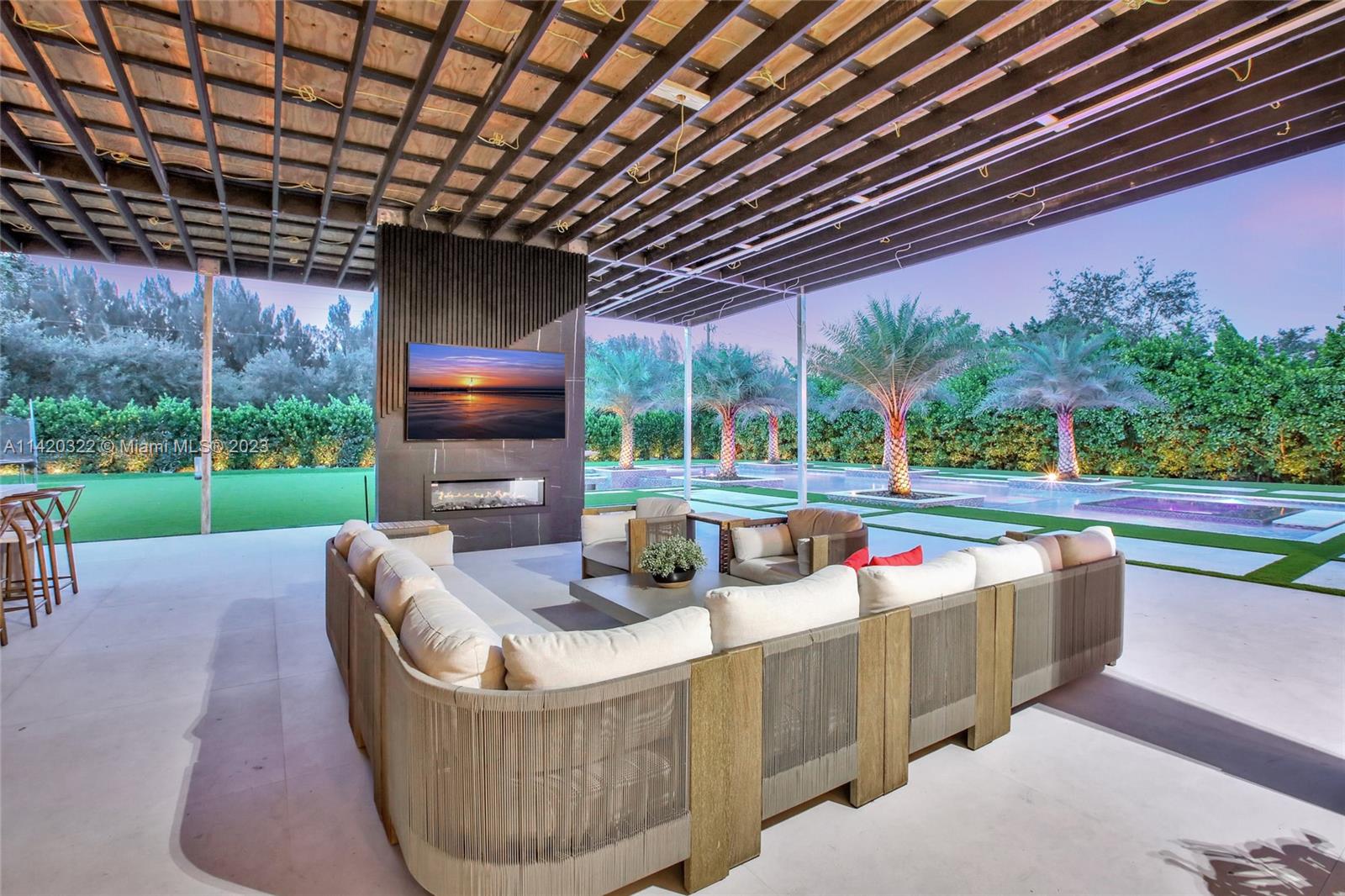 KAPOK GROVE ESTATES - Residential