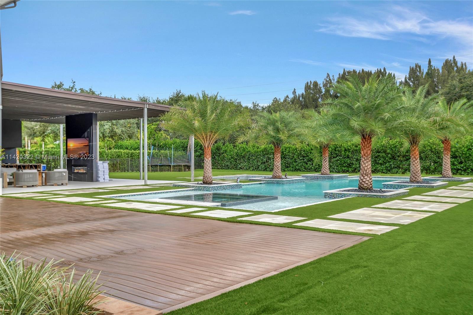 KAPOK GROVE ESTATES - Residential