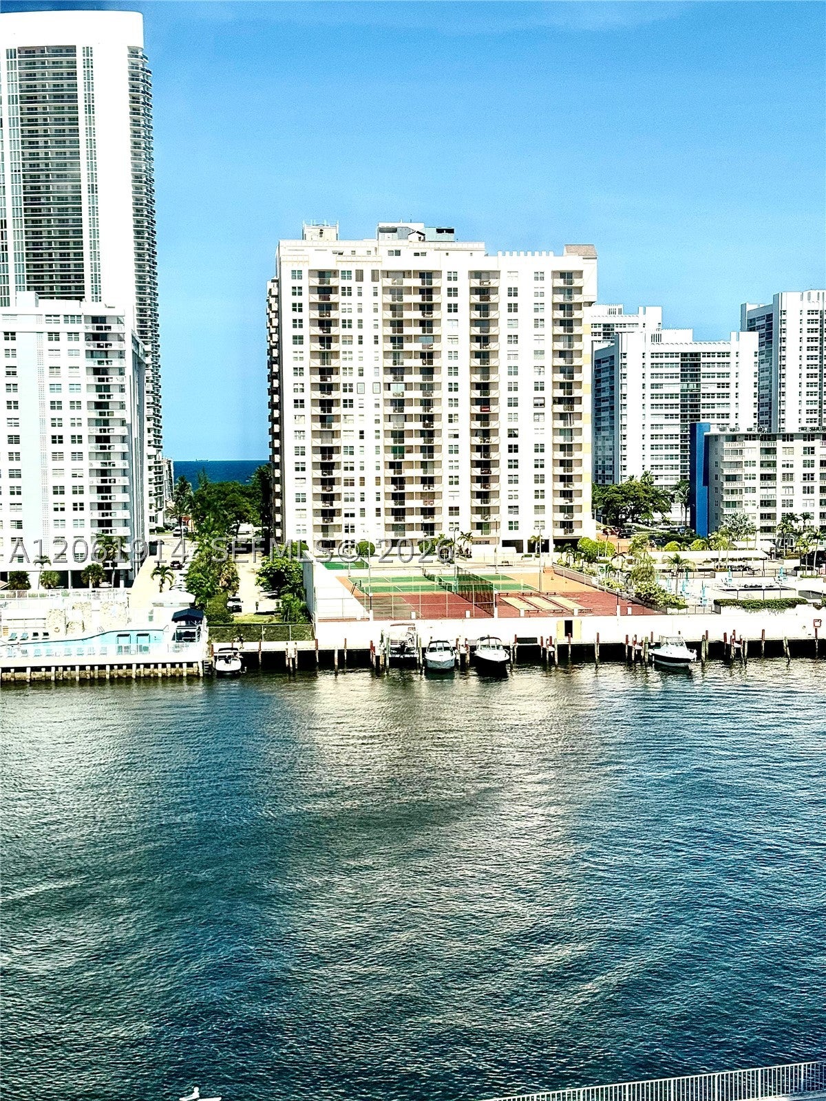 100 Golden Isles Dr 806