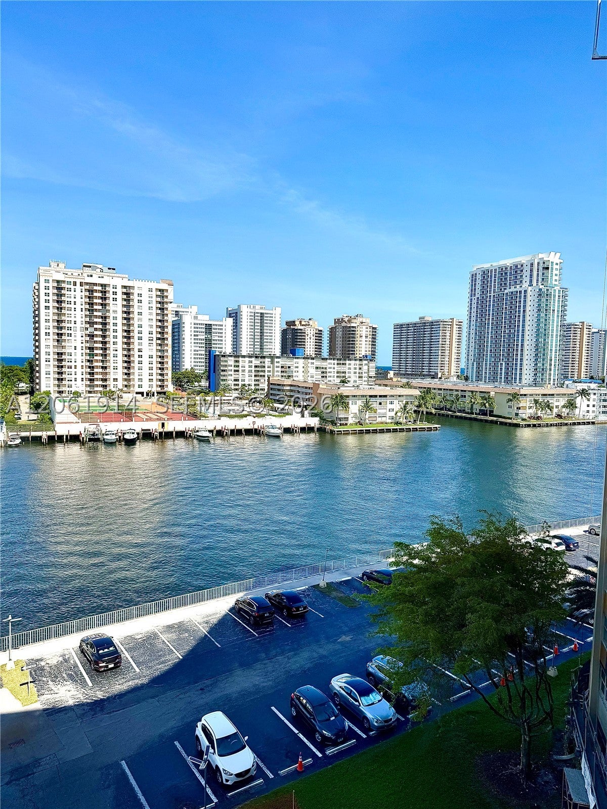 100 Golden Isles Dr 806