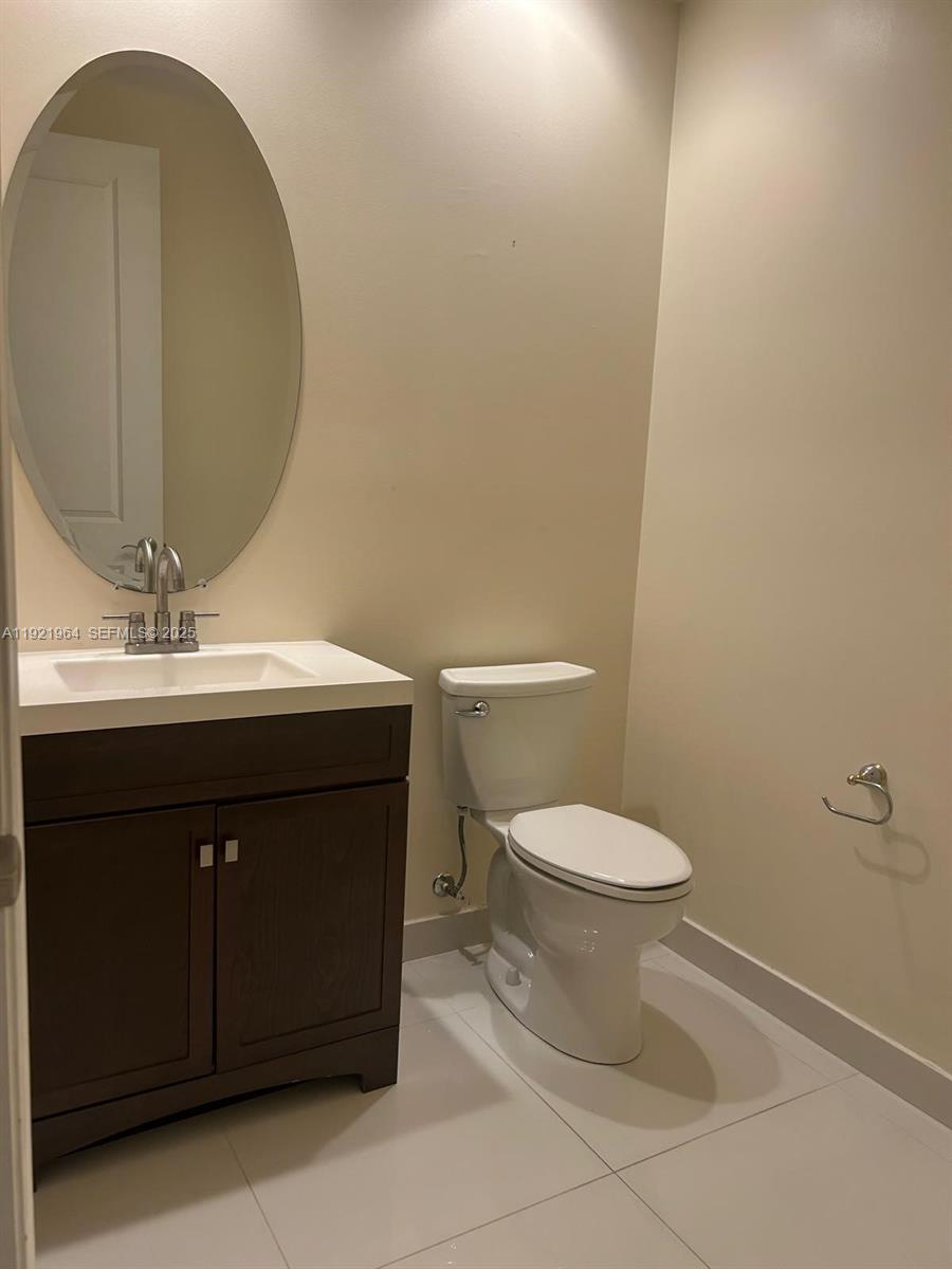 VILLA ALHAMBRA CONDO - Residential