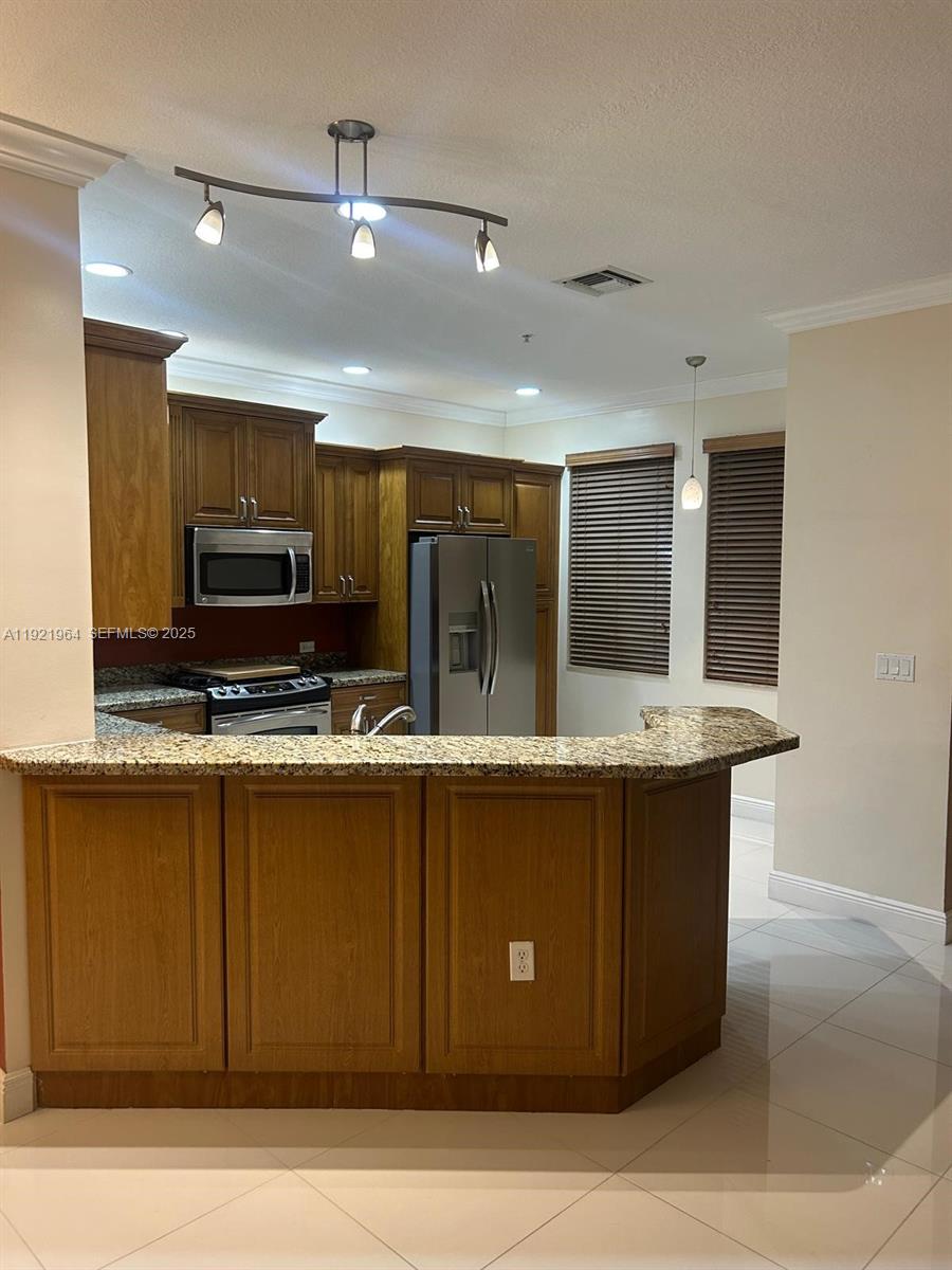 VILLA ALHAMBRA CONDO - Residential