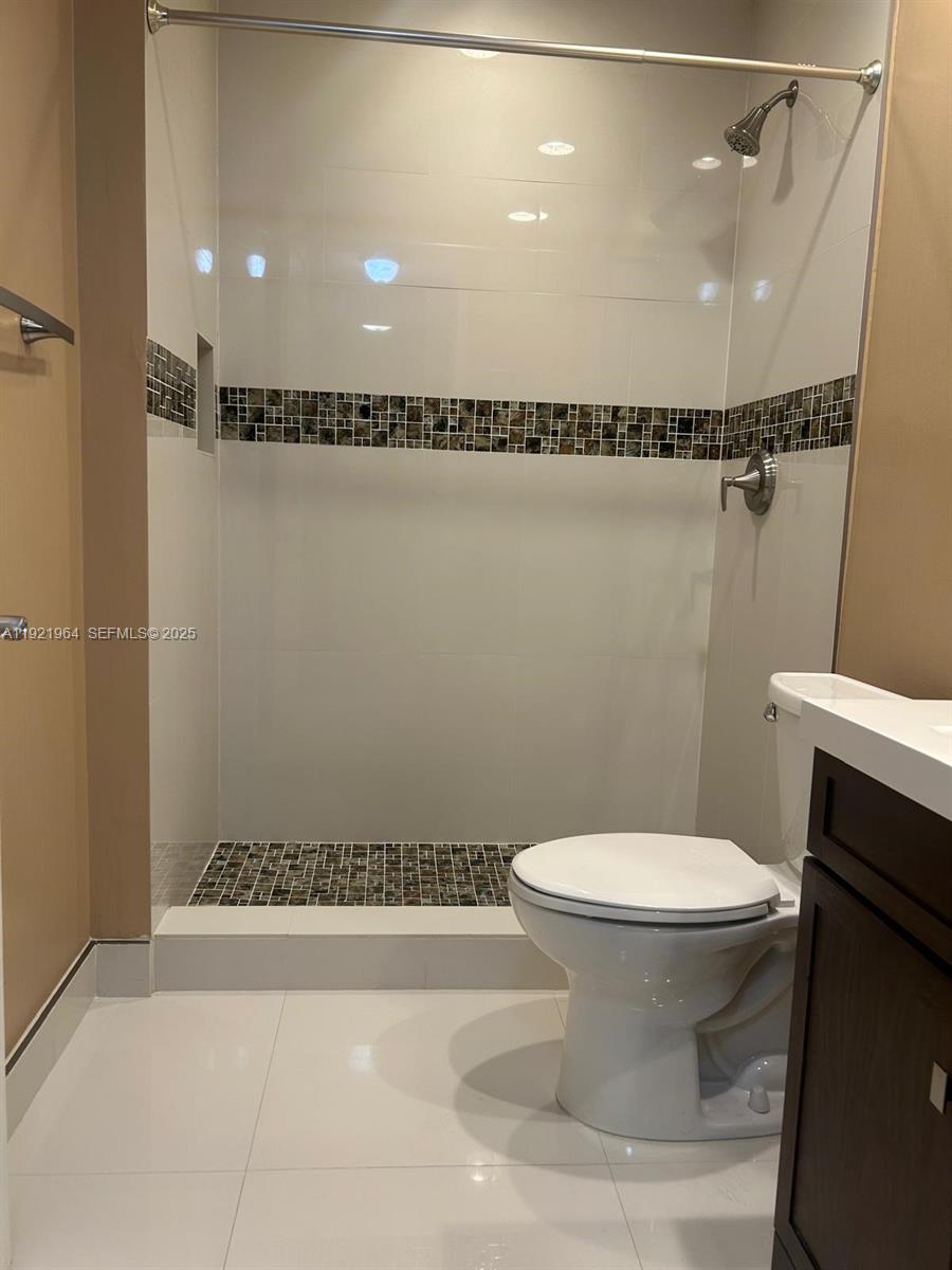 VILLA ALHAMBRA CONDO - Residential