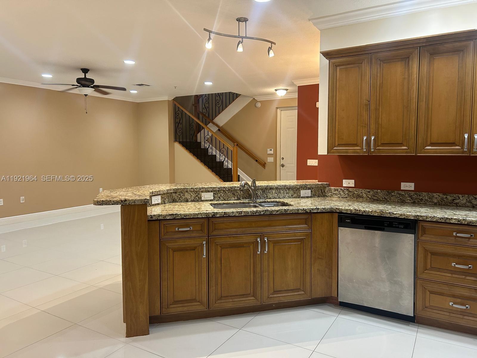 VILLA ALHAMBRA CONDO - Residential