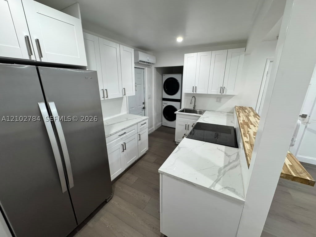 565 NE 32nd St