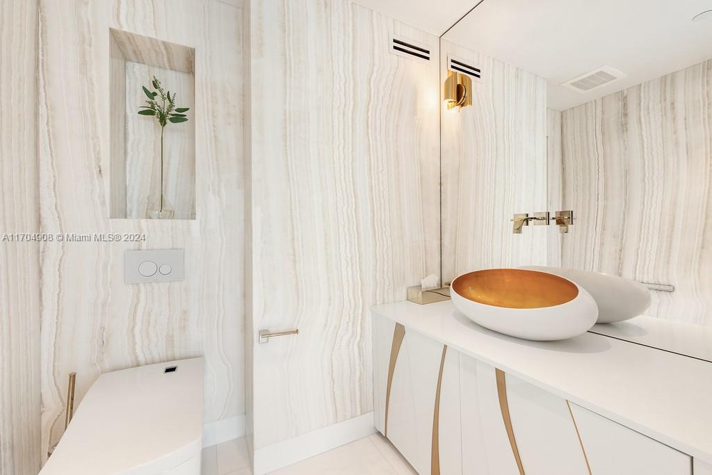 PORTOFINO TOWER CONDO - Residential