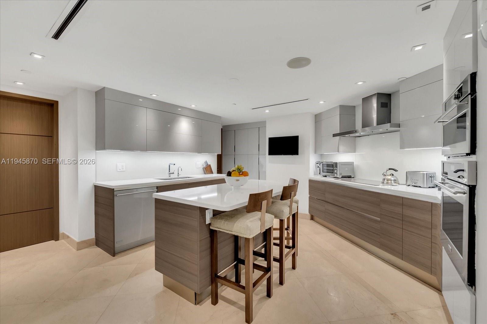 SANTA MARIA CONDO - Residential