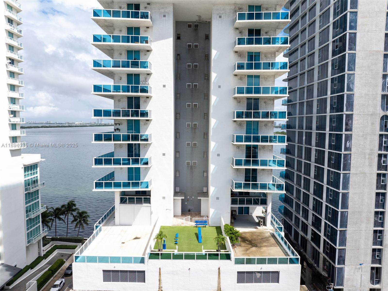 STAR LOFTS ON THE BAY CON - Residential Lease