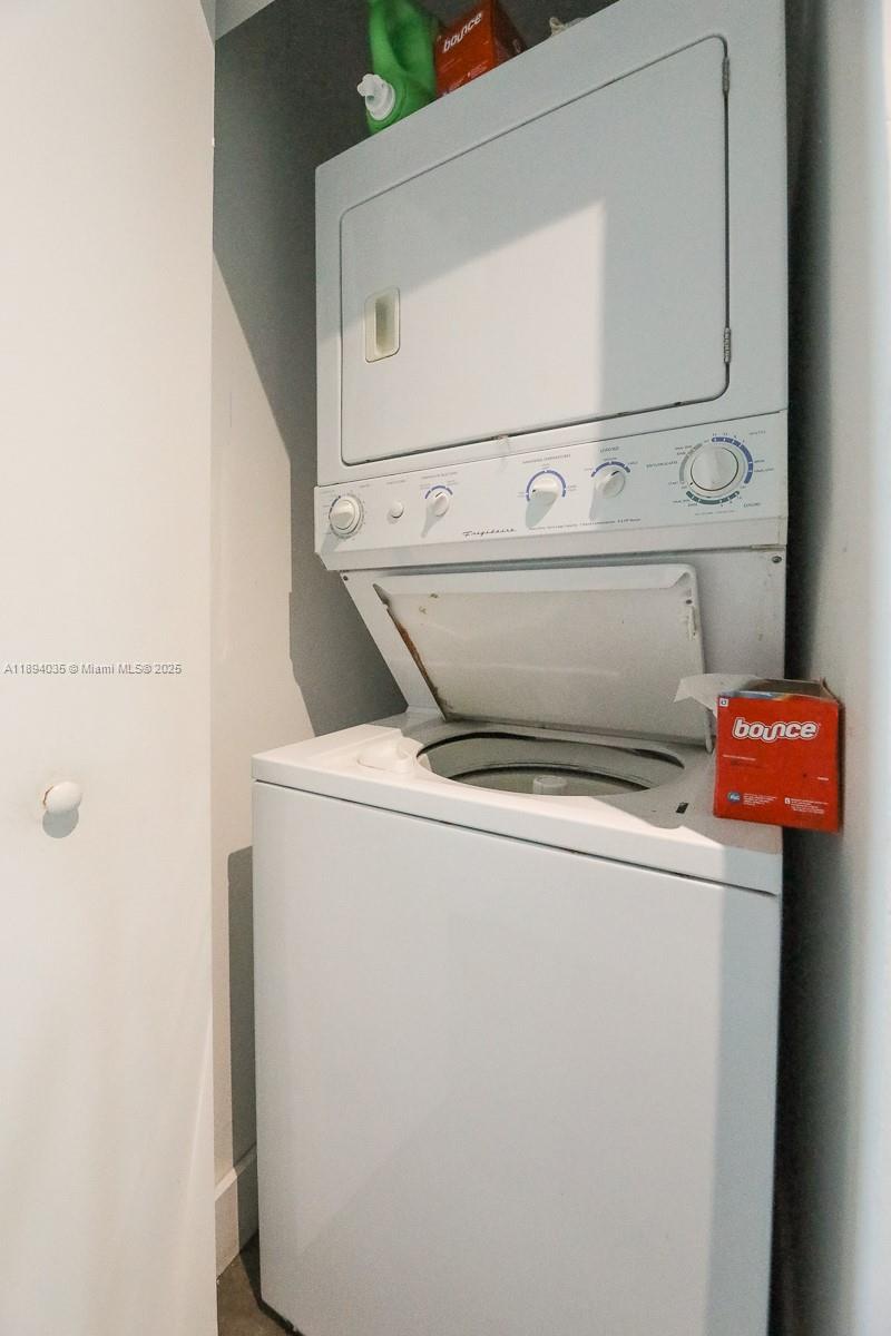 STAR LOFTS ON THE BAY CON - Residential Lease